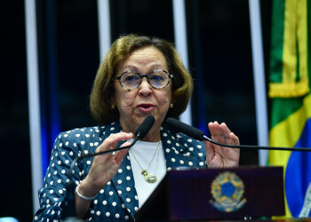 Lei permite transferência de empregados públicos para acompanhar cônjuges — Senado Notícias