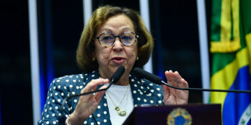Lei permite transferência de empregados públicos para acompanhar cônjuges — Senado Notícias