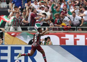 Hércules decide e Flu vence Al-Hilal para avançar no Mundial de Clubes