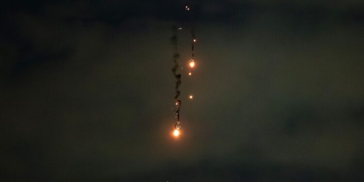 Rússia ignora ameaças de Trump e mata ao menos 20 em ataques à Ucrânia