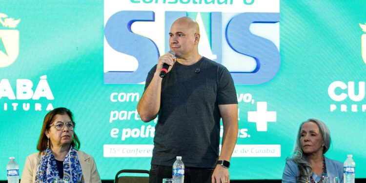 Professora deixa conferência após ser impedida de usar pronome neutro