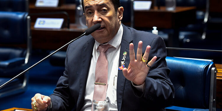 Projeto aumenta pena por apologia ao crime para até 4 anos de prisão — Senado Notícias