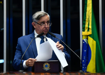 Izalci Lucas defende educação como política de Estado — Senado Notícias