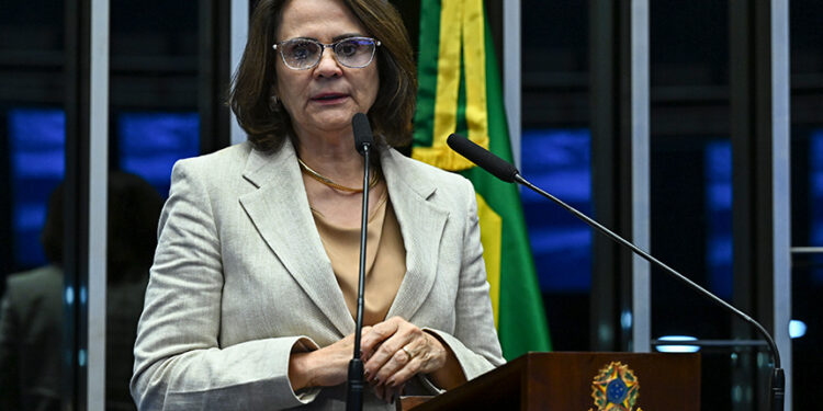 Damares diz que Justiça age como ‘regime autoritário’ no julgamento de Bolsonaro — Senado Notícias