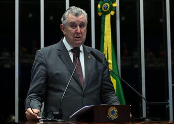 Heinze pede alívio da dívida agrícola no RS — Senado Notícias