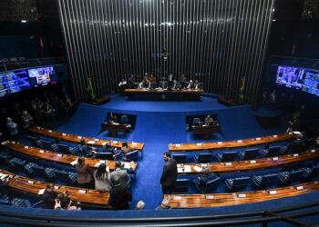 Senado aprova em primeiro turno nova regra para precatórios — Senado Notícias