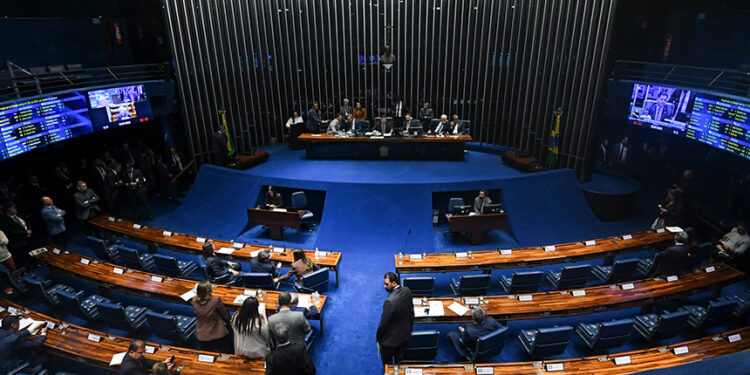 Senado aprova em primeiro turno nova regra para precatórios — Senado Notícias