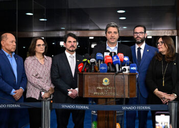 Oposição reage às medidas do STF contra Bolsonaro; governistas defendem decisão — Senado Notícias