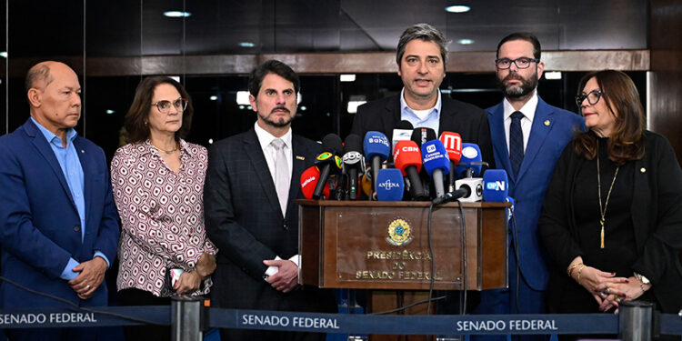 Oposição reage às medidas do STF contra Bolsonaro; governistas defendem decisão — Senado Notícias