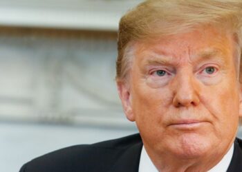 Para Nobel de Economia, Trump usa tarifas para proteger ditadores