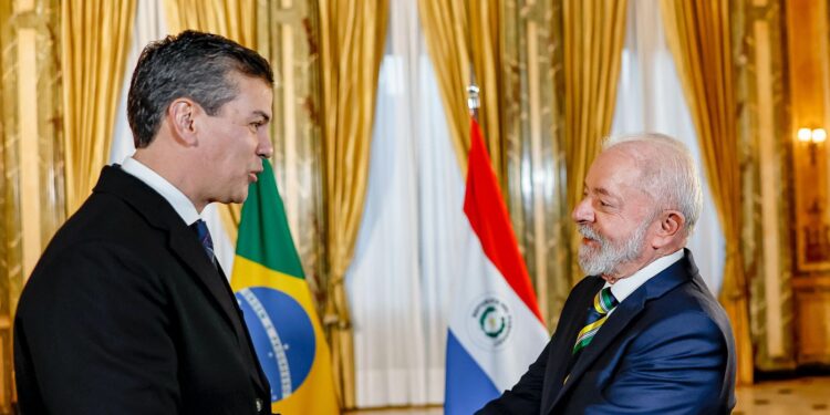 Lula e Santiago Peña conversam sobre caso de espionagem da Abin