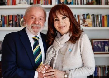 Cristina Kirchner está com gana de luta, diz Lula após visita
