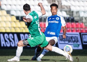 Cruzeiro vence Banfield antes de retomada do Campeonato Brasileiro