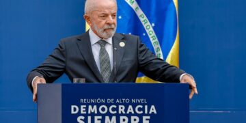 Democracia corre risco como no período nazista, diz Lula