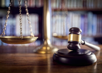 Projeto impede advogados e juízes parentes de atuar no mesmo tribunal — Senado Notícias