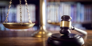 Projeto impede advogados e juízes parentes de atuar no mesmo tribunal — Senado Notícias