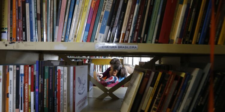 Consulta sobre Plano Nacional do Livro e Leitura vai até 8 de agosto