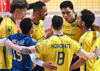 Brasil vira sobre anfitriã China e avança à semi da Liga das Nações