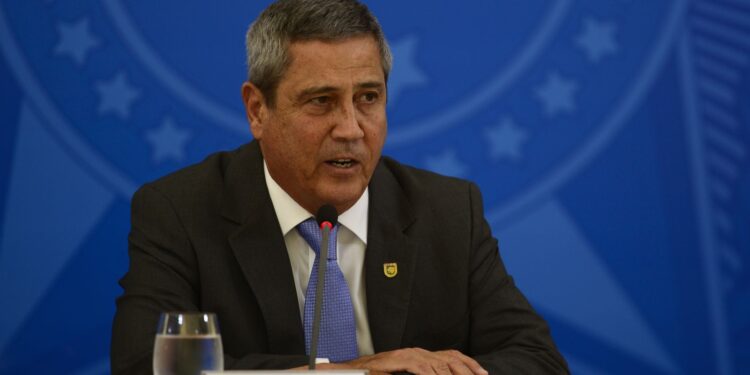 Moraes mantém prisão do general Braga Netto