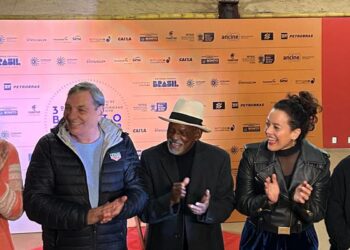 Bonito (MS) inaugura calçada da fama em homenagem ao cinema