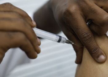 Casos de Síndrome Respiratória Aguda Grave estão em queda, diz Fiocruz