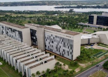 STJ critica ingerência externa no Judiciário brasileiro