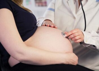 CAS debate semana de conscientização sobre os cuidados com grávidas e mães — Senado Notícias