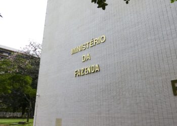 Ministério da Fazenda aumenta para 2,5% estimativa do PIB em 2025