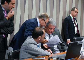 CSP debate PEC que vincula salário da polícia do DF à receita da União — Senado Notícias