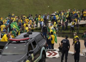 Delegado da PF nega omissão em 8/1 e diz que PM não cumpriu combinado