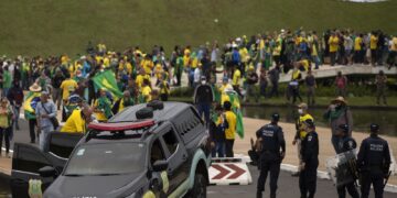 Delegado da PF nega omissão em 8/1 e diz que PM não cumpriu combinado