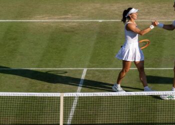 Luisa Stefani vai a final de duplas mistas no Torneio de Wimbledon
