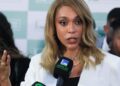 Erika Hilton pede ao STF bloqueio das contas de Eduardo Bolsonaro