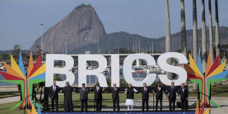 Sanção de Trump contra Brasil é chantagem política e mira o Brics