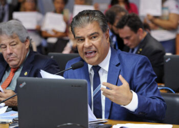 CRE debate estratégia após EUA anunciar tarifa de 50% sobre produtos brasileiros — Senado Notícias