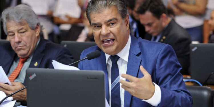 CRE debate estratégia após EUA anunciar tarifa de 50% sobre produtos brasileiros — Senado Notícias