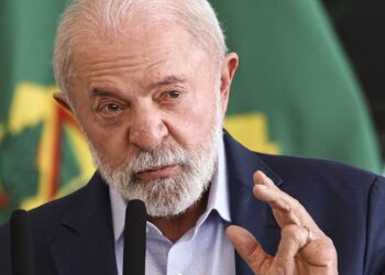 Lula pede aos bancos nova forma de financiar o desenvolvimento