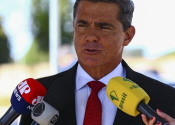 General diz ao STF que visitou acampamento golpista como cidadão