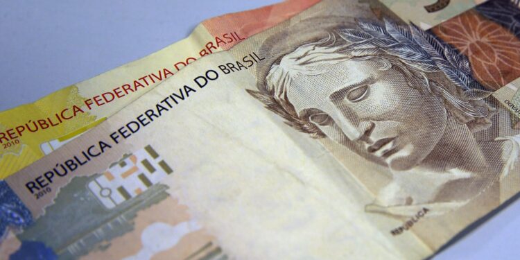 Caixa libera abono salarial para nascidos em setembro e outubro
