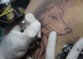 CFM proíbe anestesia para a realização de tatuagens