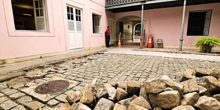 Casa de Rui Barbosa passa por obra para garantir segurança de acervo