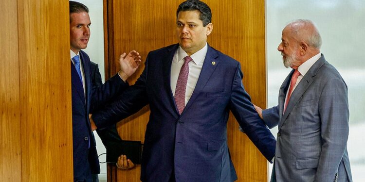 Discussões sobre IOF continuam no segundo semestre do Legislativo — Senado Notícias