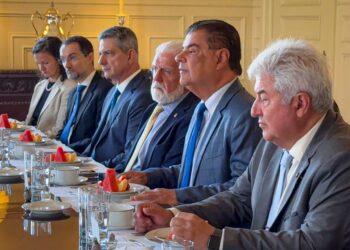 Missão oficial do Senado inicia diálogos nos EUA pelo fim do tarifaço — Senado Notícias