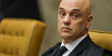 Moraes decreta prisão domiciliar de Bolsonaro