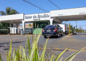 Moraes autoriza Bolsonaro a deixar prisão domiciliar para fazer exames