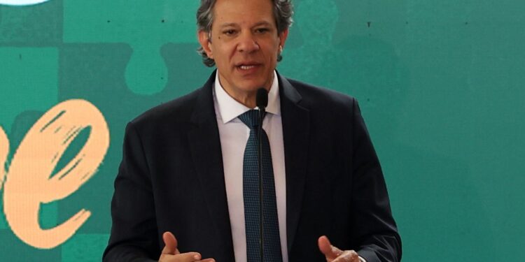 Haddad entrega hoje a Lula plano contra efeitos do tarifaço dos EUA
