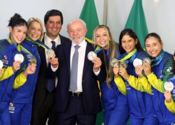 Lula anuncia criação de universidade dos esportes