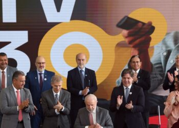 EBC participa da construção da TV 3.0 e celebra assinatura de decreto