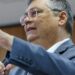 Dino dá 10 dias para Motta explicar trâmite do PL sobre adultização