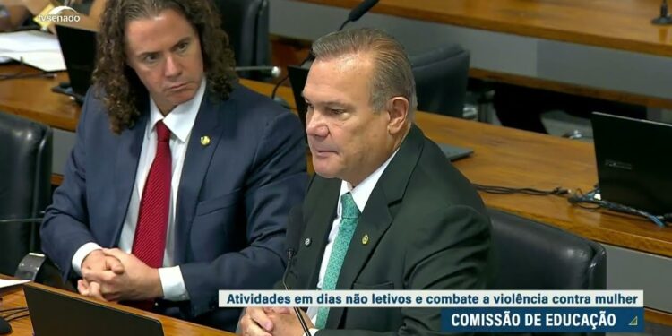 CE aprova projetos sobre atividades escolares e violência contra a mulher — Senado Notícias